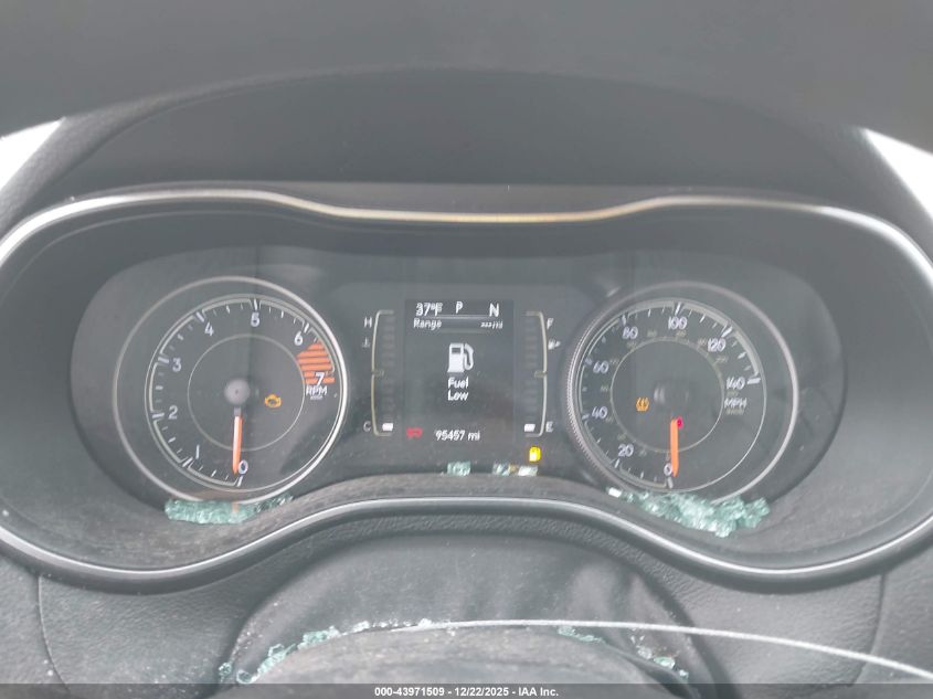 2019 Jeep Cherokee Latitude 4X4 VIN: 1C4PJMCB0KD425665 Lot: 43971509