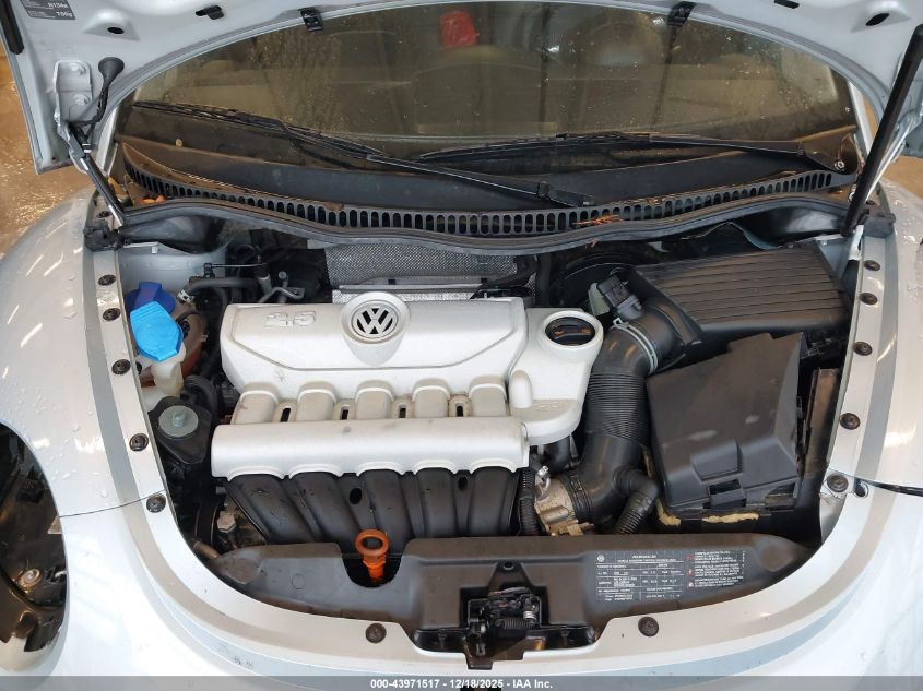 2010 Volkswagen New Beetle 2.5L VIN: 3VWRW3AG2AM006820 Lot: 43971517