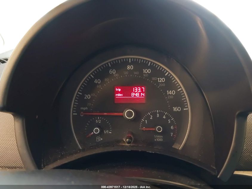 2010 Volkswagen New Beetle 2.5L VIN: 3VWRW3AG2AM006820 Lot: 43971517