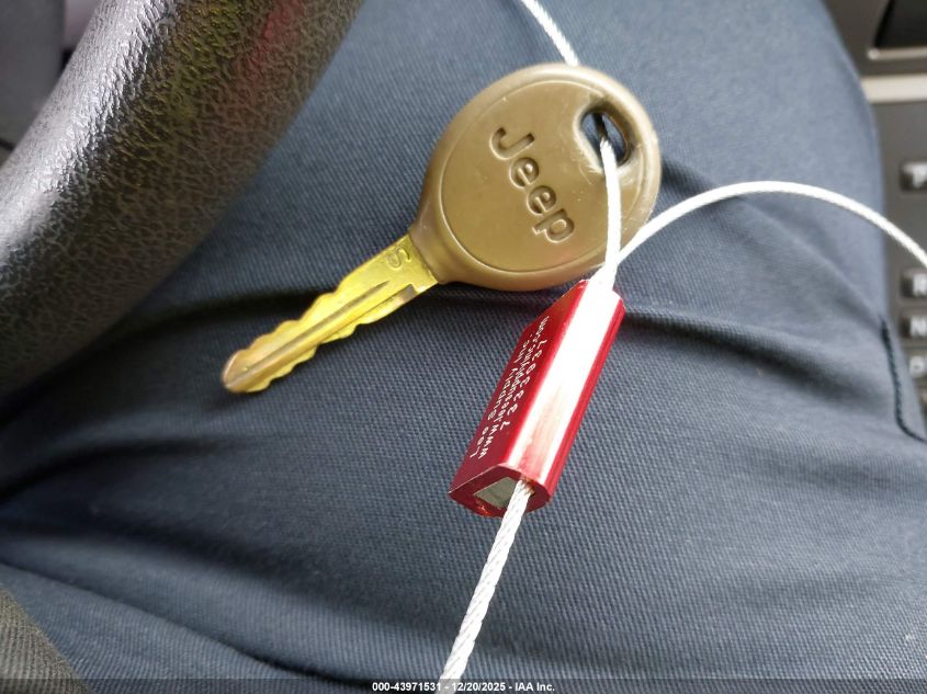2007 Jeep Compass Sport VIN: 1J8FF47W57D418205 Lot: 43971531