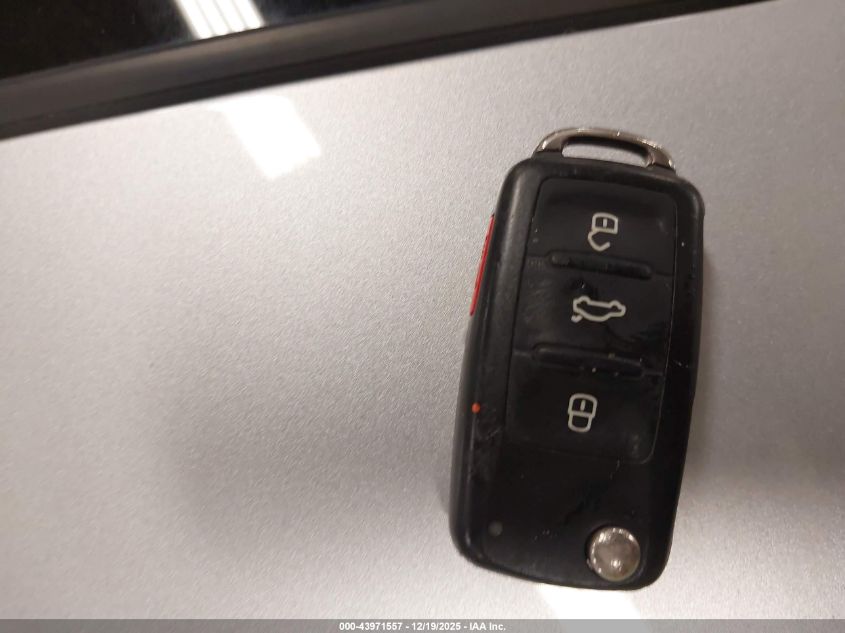 2012 Volkswagen Passat 2.5L Sel VIN: 1VWCH7A34CC072410 Lot: 43971557