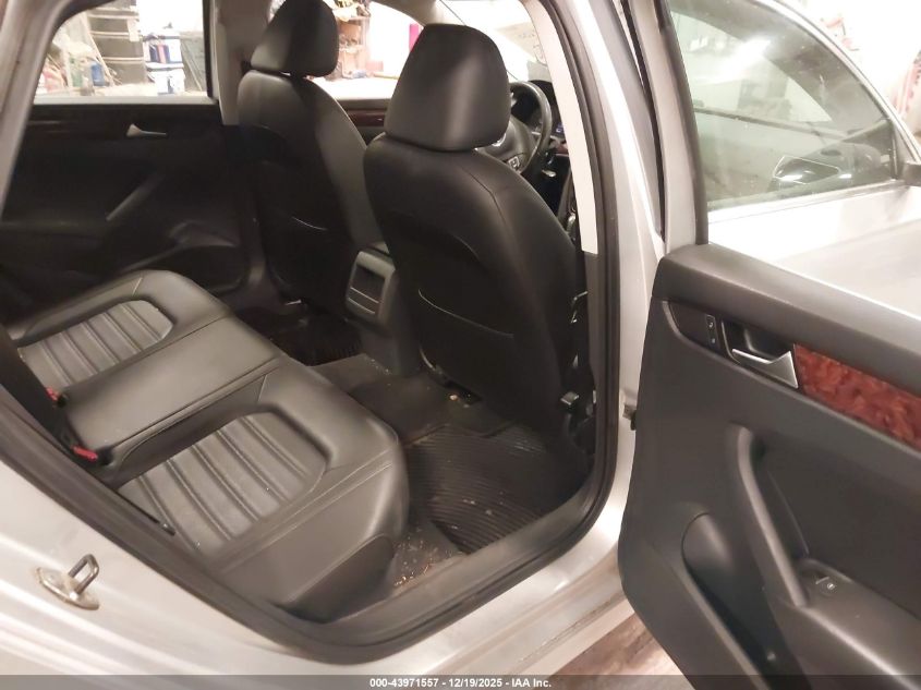 2012 Volkswagen Passat 2.5L Sel VIN: 1VWCH7A34CC072410 Lot: 43971557