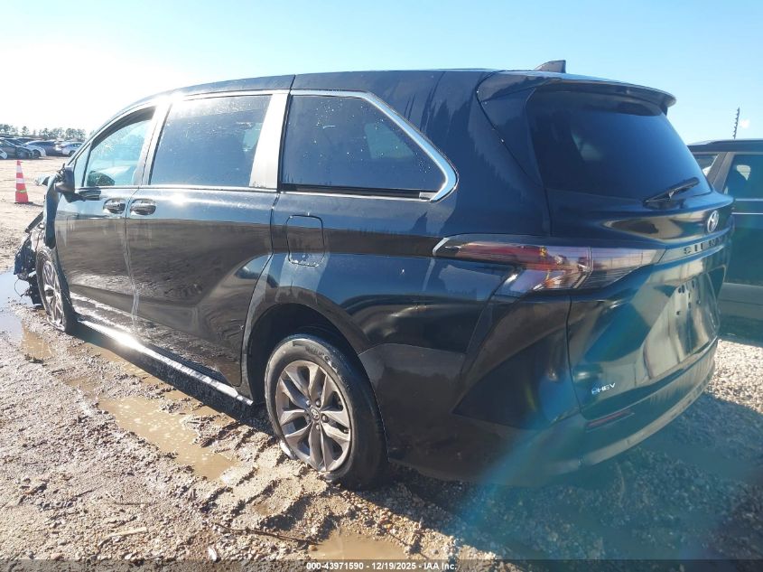2025 Toyota Sienna Le