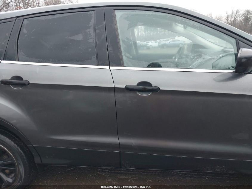 2017 Ford Escape Se VIN: 1FMCU9G95HUC03136 Lot: 43971595