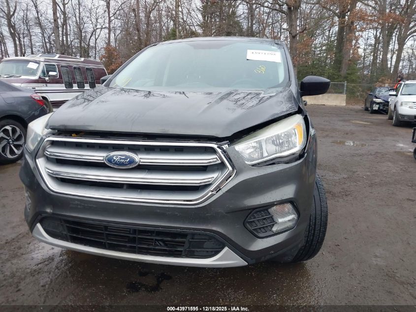 2017 Ford Escape Se VIN: 1FMCU9G95HUC03136 Lot: 43971595