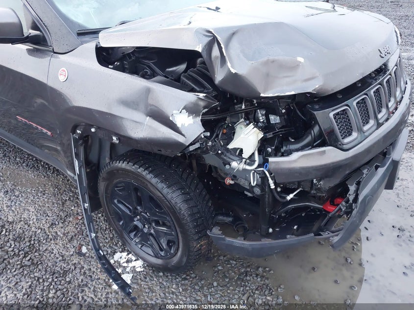 VIN 3C4NJDDB8JT485871 2018 JEEP COMPASS TRAILHAWK 4X4