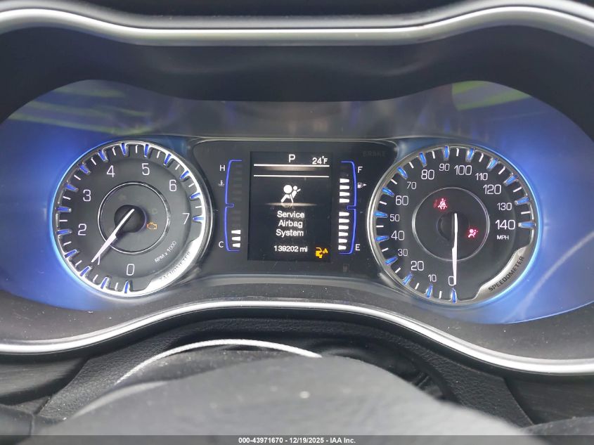 2015 Chrysler 200 Limited VIN: 1C3CCCABXFN649102 Lot: 43971670