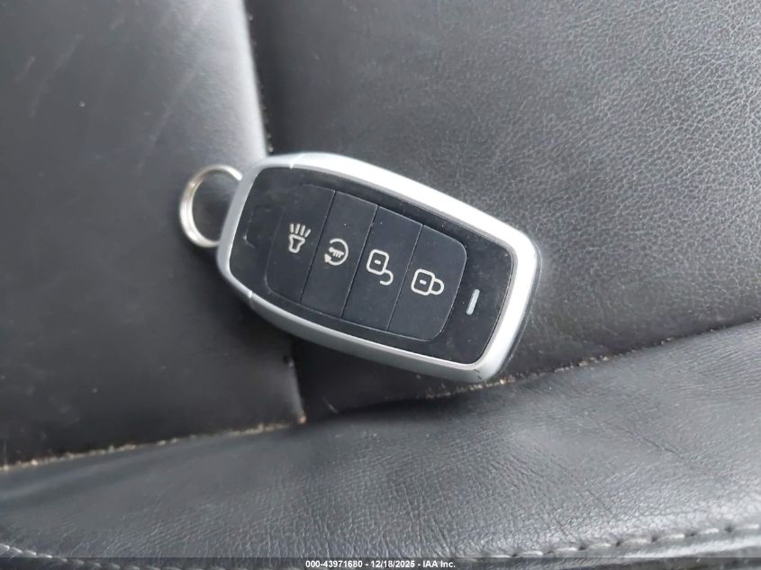 2019 Buick Encore Awd Essence VIN: KL4CJGSMXKB912770 Lot: 43971680