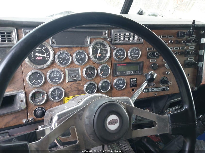 2000 PETERBILT 379 auction photo 5