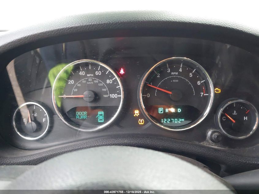 2017 Jeep Wrangler Unlimited Sahara 4X4 VIN: 1C4BJWEG7HL573339 Lot: 43971755