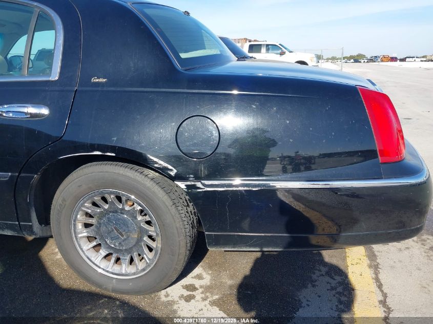 1999 Lincoln Town Car Cartier VIN: 1LNHM83W2XY695286 Lot: 43971760