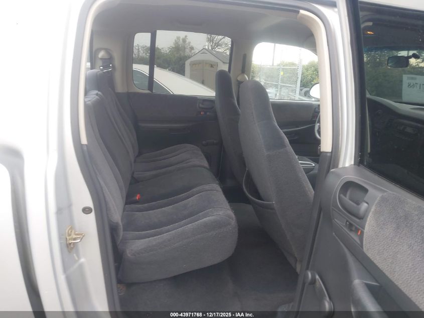 2004 Dodge Dakota Sport/Sxt VIN: 1D7HG38KX4S675263 Lot: 43971768