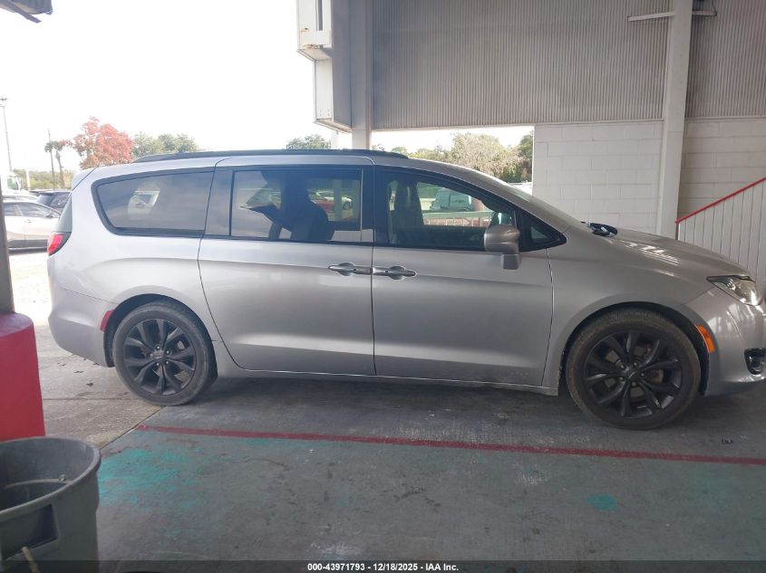 2018 Chrysler Pacifica Touring Plus VIN: 2C4RC1FGXJR334245 Lot: 43971793