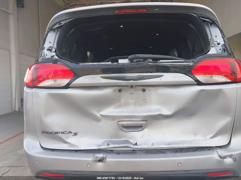 2018 Chrysler Pacifica Touring Plus VIN: 2C4RC1FGXJR334245 Lot: 43971793