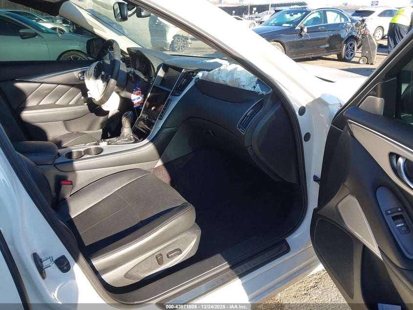 2023 Infiniti Q50 Luxe Awd