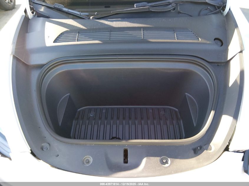 2022 Tesla Model Y Long Range Dual Motor All-Wheel Drive VIN: 7SAYGDEE0NF459910 Lot: 43971814