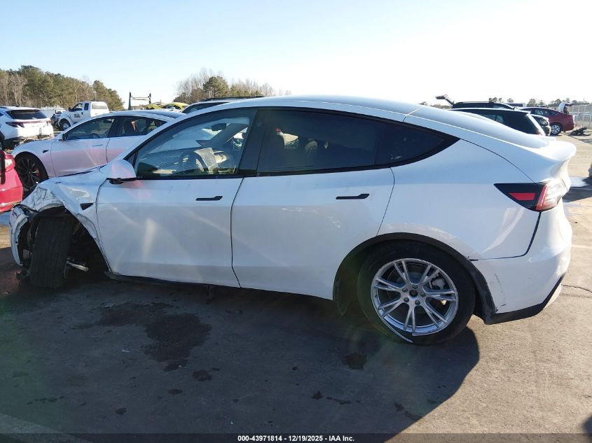 2022 Tesla Model Y Long Range Dual Motor All-Wheel Drive VIN: 7SAYGDEE0NF459910 Lot: 43971814