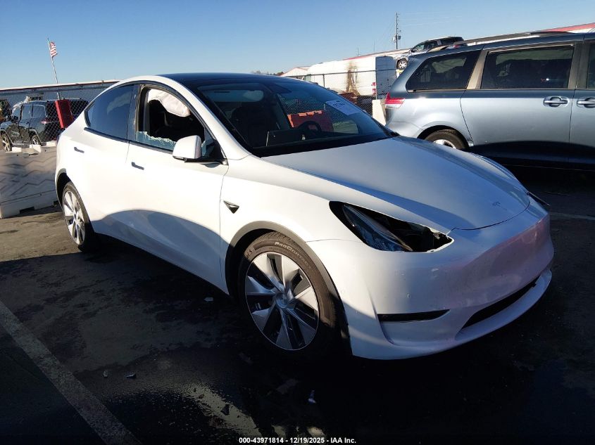 2022 Tesla Model Y Long Range Dual Motor All-Wheel Drive