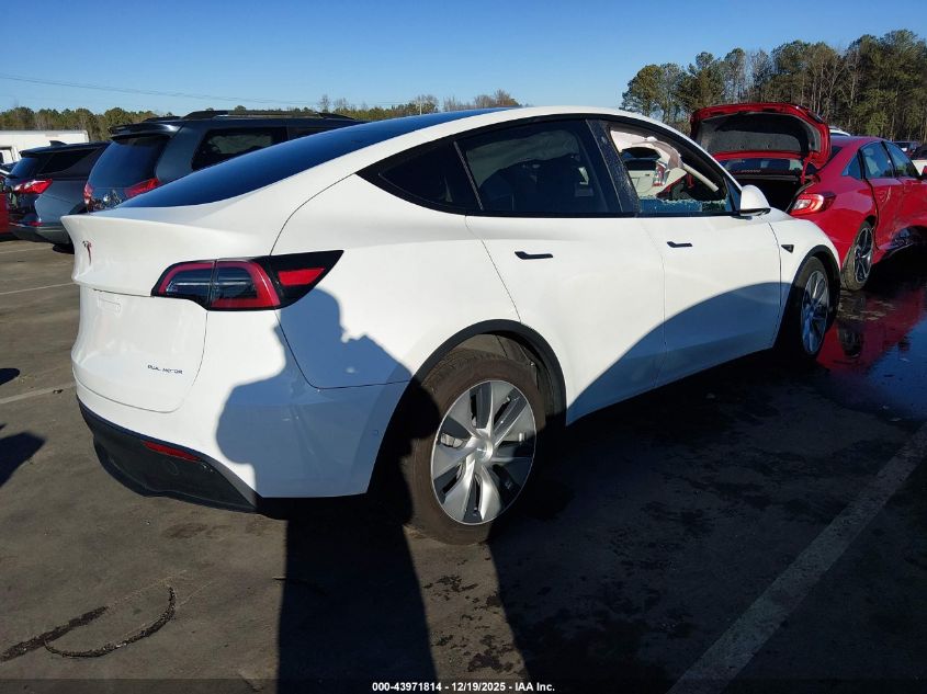 2022 Tesla Model Y Long Range Dual Motor All-Wheel Drive