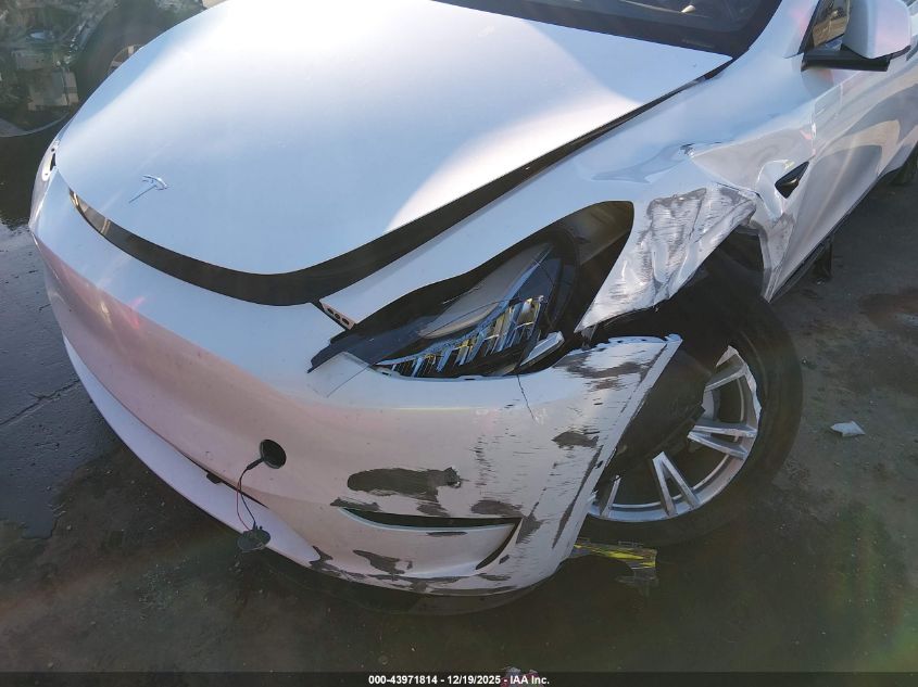 2022 Tesla Model Y Long Range Dual Motor All-Wheel Drive VIN: 7SAYGDEE0NF459910 Lot: 43971814