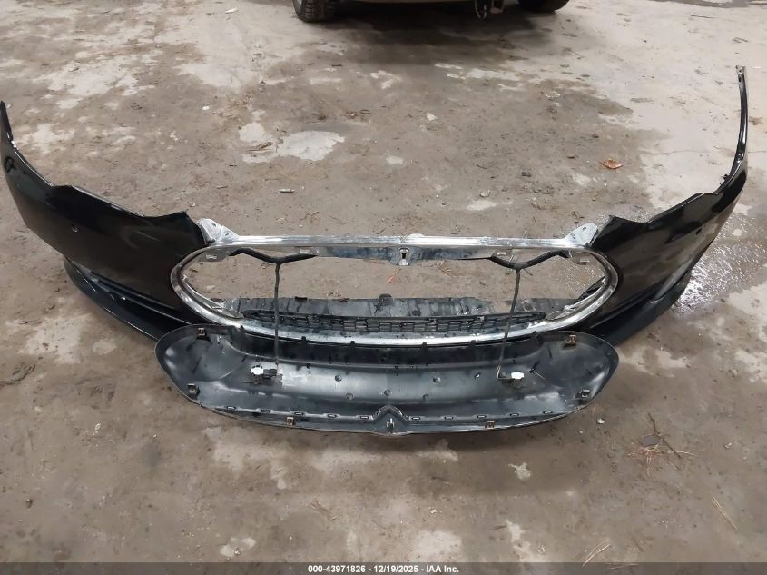 2015 Tesla Model S 70D/85D/P85D VIN: 5YJSA1S25FF086037 Lot: 43971826