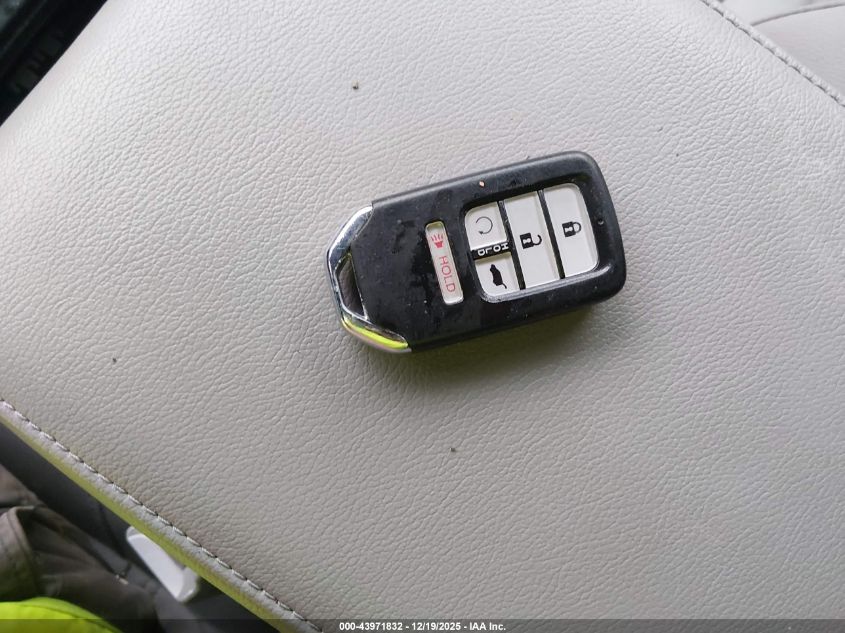 2018 Honda Cr-V Ex-L/Ex-L Navi VIN: 7FARW2H85JE013636 Lot: 43971832