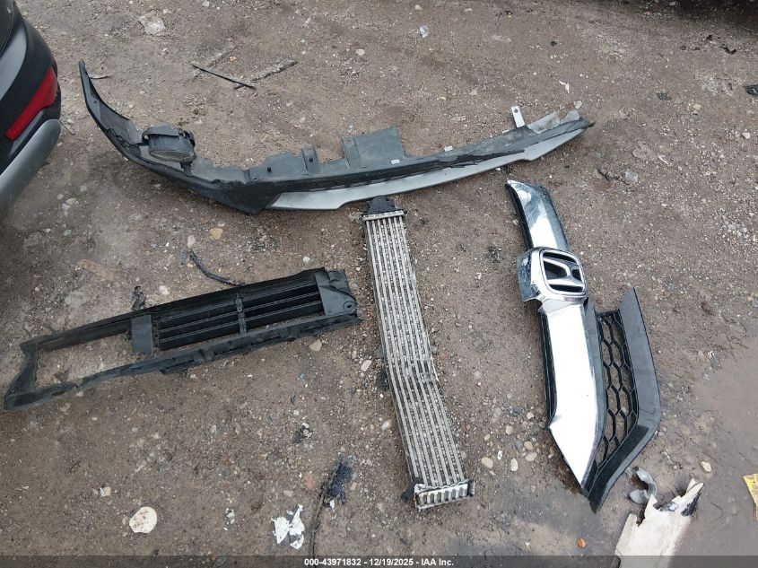 2018 Honda Cr-V Ex-L/Ex-L Navi VIN: 7FARW2H85JE013636 Lot: 43971832