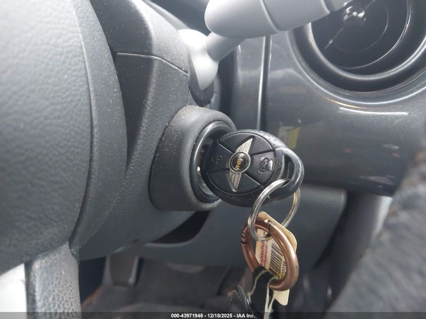 2005 Mini Cooper VIN: WMWRC33545TJ69044 Lot: 43971946