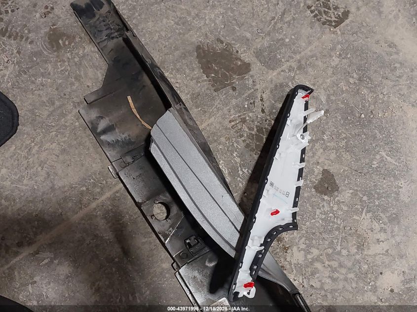 2020 Toyota Camry Se VIN: 4T1G11AK8LU916807 Lot: 43971998