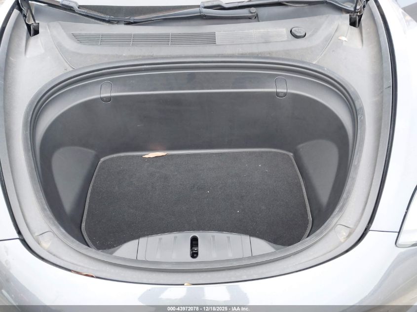 2019 Tesla Model 3 Long Range/Performance VIN: 5YJ3E1EB7KF437559 Lot: 43972078