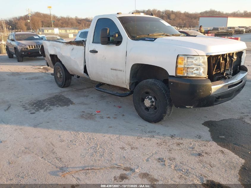 2007 Chevrolet Silverado 2500Hd Work Truck VIN: 1GCHC24K47E567911 Lot: 43972087