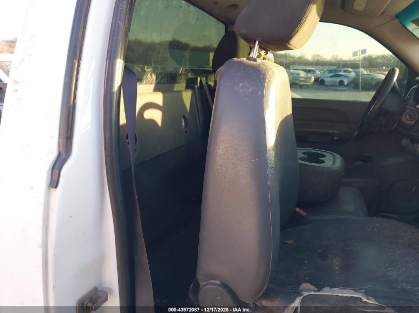 2007 Chevrolet Silverado 2500Hd Work Truck VIN: 1GCHC24K47E567911 Lot: 43972087