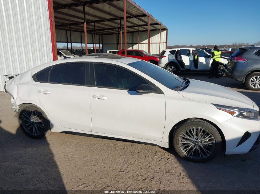 2023 Kia Forte Gt-Line VIN: 3KPF54AD3PE670194 Lot: 43972105