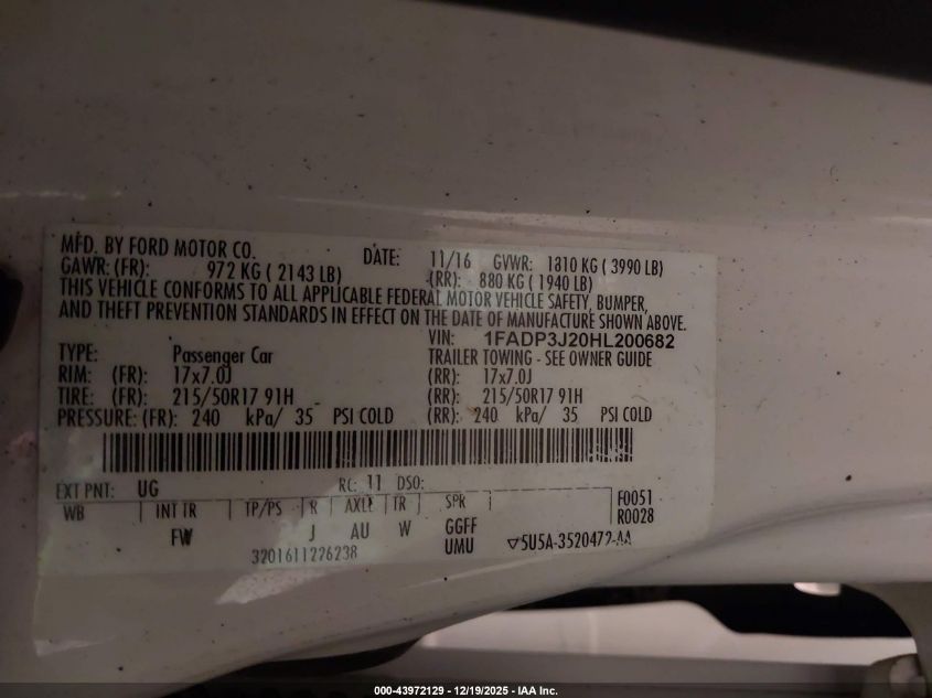 2017 Ford Focus Titanium VIN: 1FADP3J20HL200682 Lot: 43972129