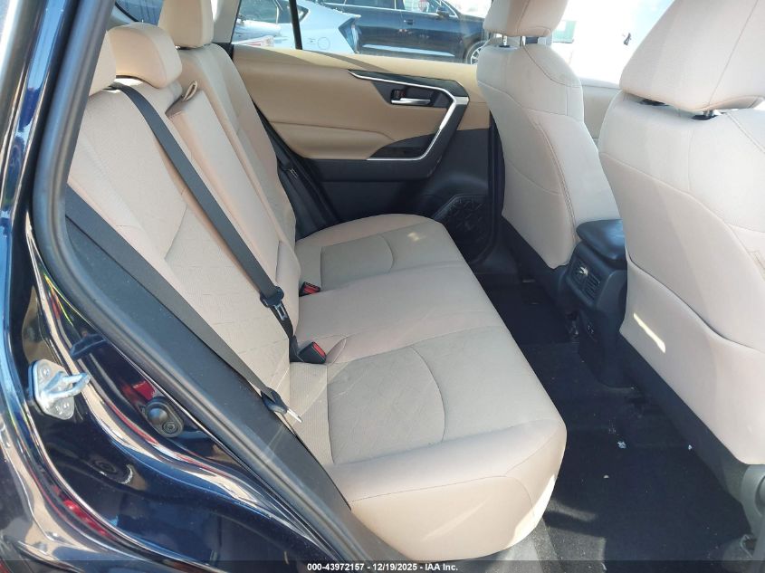 2019 Toyota Rav4 Xle VIN: 2T3W1RFV6KW013008 Lot: 43972157