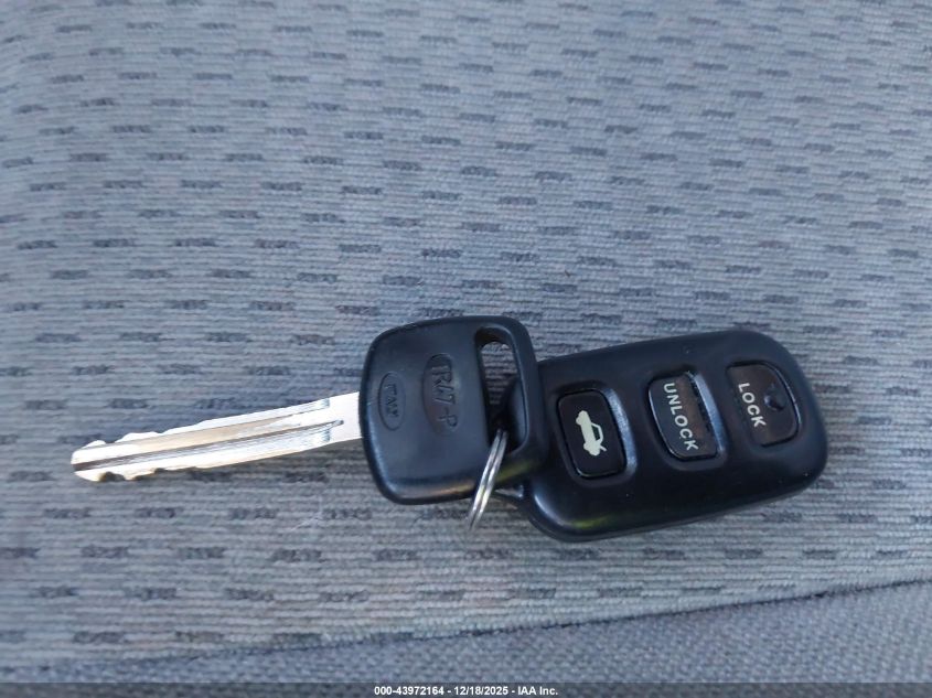 2003 Toyota Camry Le VIN: 4T1BE32K43U222558 Lot: 43972164