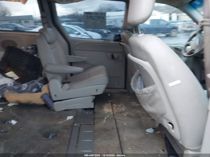 2005 Chrysler Town & Country Touring VIN: 2C4GP54L75R372346 Lot: 43972302