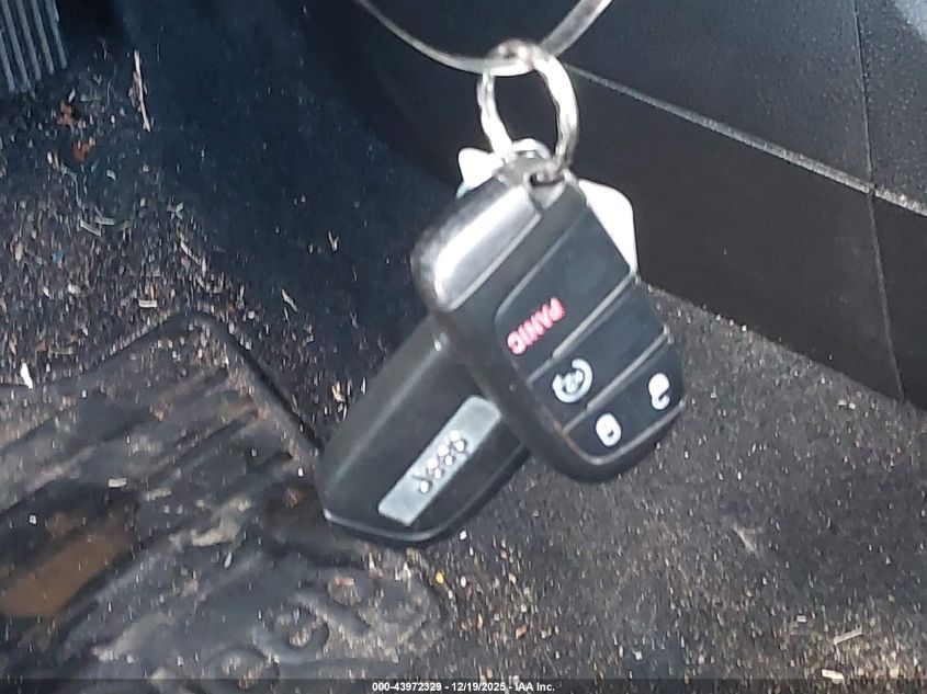 2017 Jeep Renegade Altitude 4X4 VIN: ZACCJBBB5HPF35884 Lot: 43972329