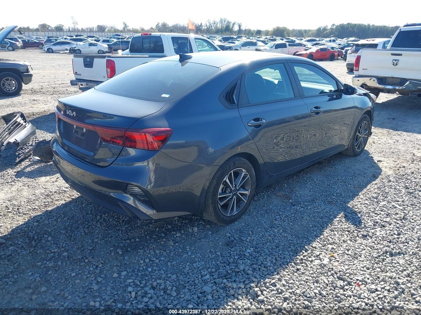 2023 Kia Forte Lxs