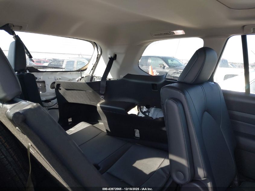 2025 Toyota Grand Highlander Xle VIN: 5TDAAAA52SS027797 Lot: 43972565