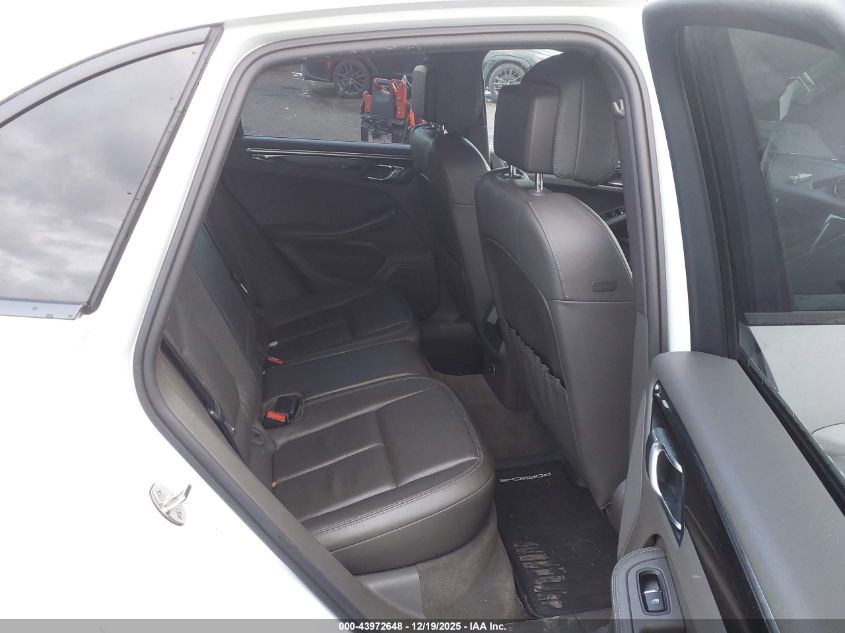2015 Porsche Macan S VIN: WP1AB2A58FLB70245 Lot: 43972648