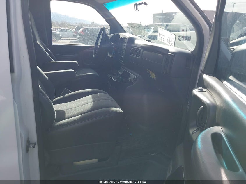 2002 CHEVROLET EXPRESS auction photo 5
