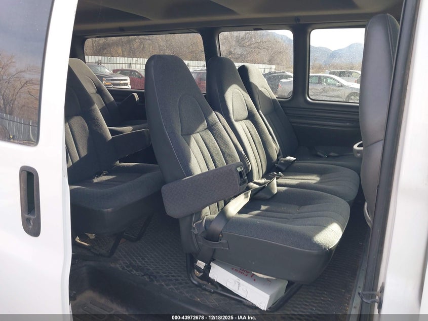 2002 CHEVROLET EXPRESS auction photo 8