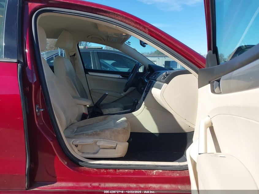 2018 Volkswagen Passat 2.0T R-Line/2.0T S