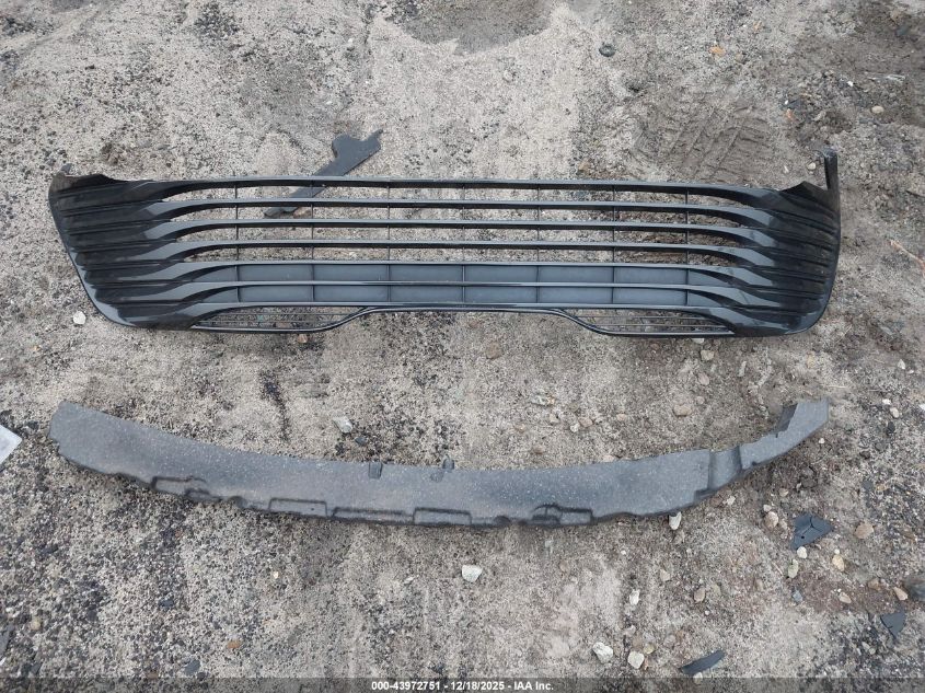 2019 Toyota Camry Le VIN: 4T1B11HKXKU690770 Lot: 43972751