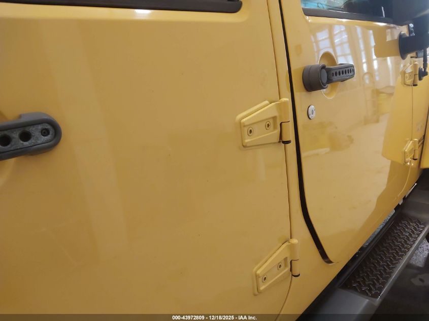 2015 Jeep Wrangler Unlimited Sahara VIN: 1C4BJWEG6FL552415 Lot: 43972809