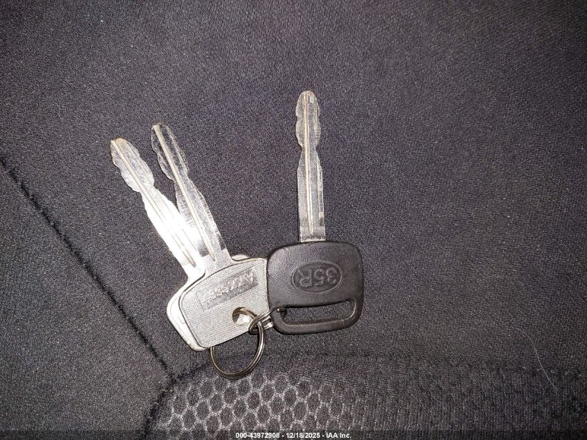 1998 Chevrolet Prizm VIN: 1Y1SK528XWZ404720 Lot: 43972908