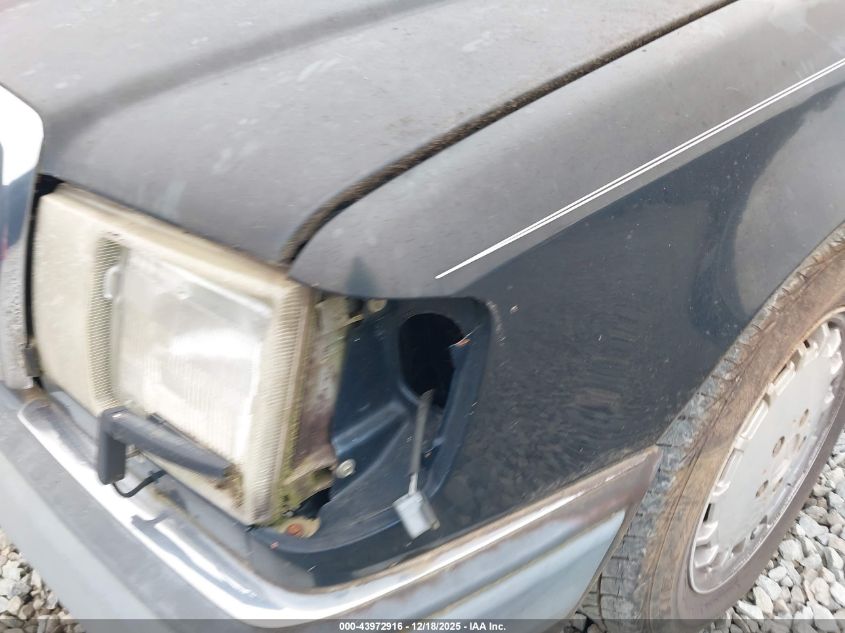 1992 Mercedes-Benz 300 E VIN: WDBEA30E9NB588846 Lot: 43972916