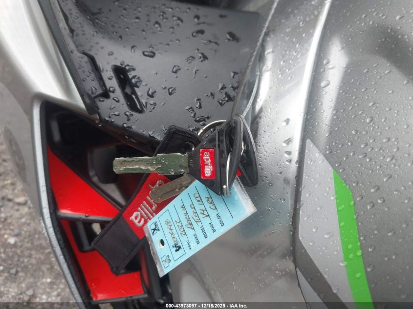 2022 Aprilia Tuono V4 1100 VIN: ZD4KZUA03NS000448 Lot: 43973097