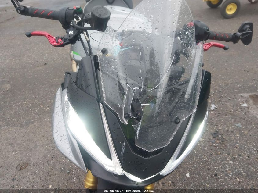 2022 Aprilia Tuono V4 1100 VIN: ZD4KZUA03NS000448 Lot: 43973097